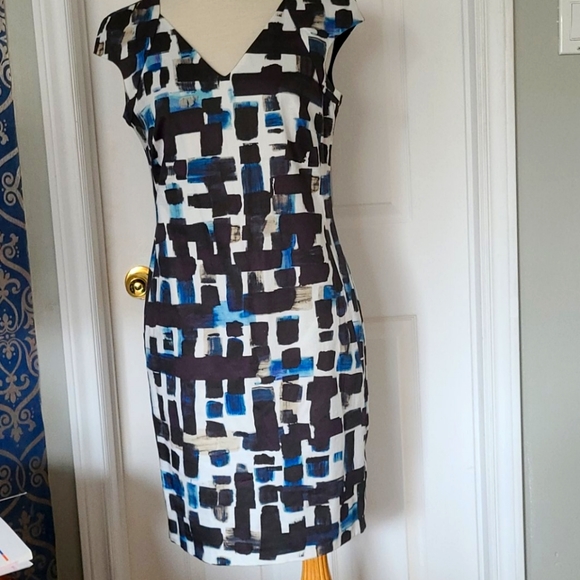 Dress - Picture 1 of 3